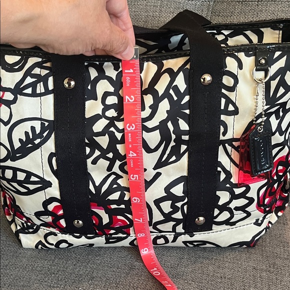 COACH Poppy Daisy Floral Graffiti Kyra Tote Bag 14.5”x10”x4” Preloved - Picture 5 of 17